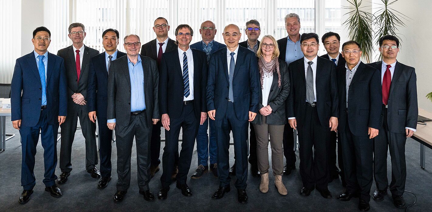 Foto (Universität Paderborn, Thorsten Hennig): Das neu besetzte Leitungsgremium für die CDTF trat erstmals zusammen.